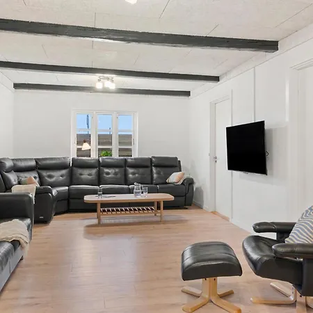 6 Bedroom Stunning In * Give