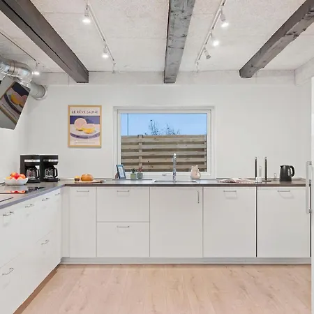 6 Bedroom Stunning In