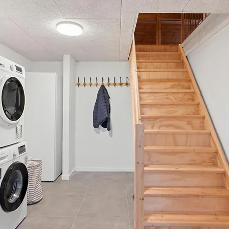 6 Bedroom Stunning In Гиве