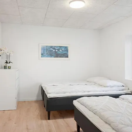 Дом отдыха 6 Bedroom Stunning In Гиве