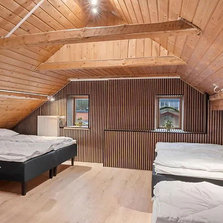6 Bedroom Stunning In *