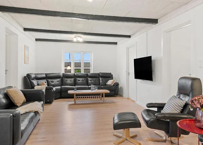 6 Bedroom Stunning In * Give